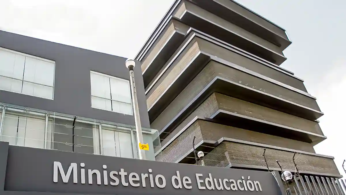 Minedu anuncia 50 plazas disponibles para directores de UGEL