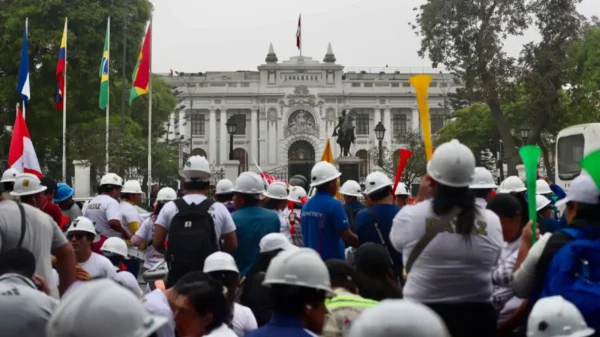 Mineros informales suspenden paro tras ampliación del Reinfo