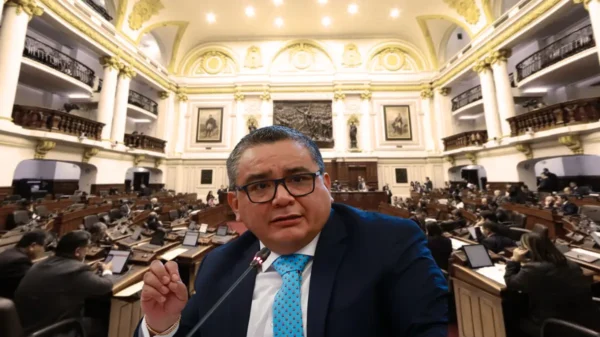 Congreso censura al ministro del Interior por la falta de idoneidad para el cargo