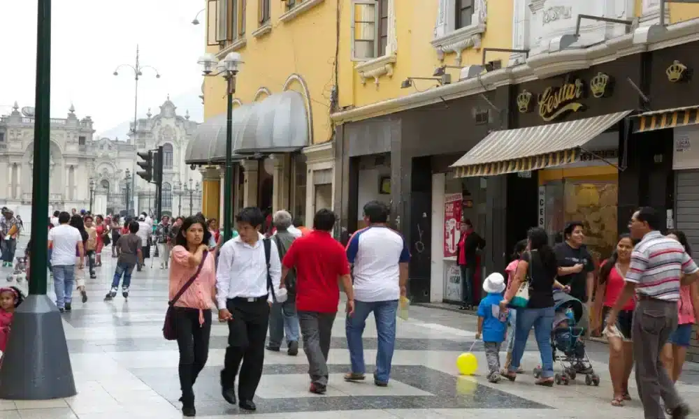 Perú podría alcanzar ingresos altos el 2042 con reformas radicales