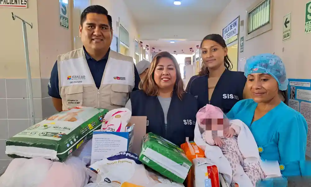 Bebé abandonada en basural recibe el alta tras 15 días de cuidados intensivos