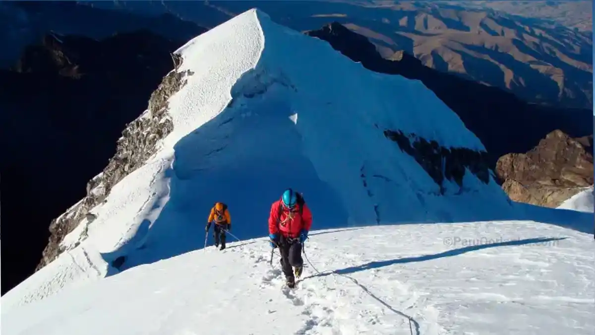 Ascenso al Nevado Vallunaraju desde Huaraz
