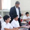 Sobreexplotación docente: la cara oculta del colapso educativo en Perú