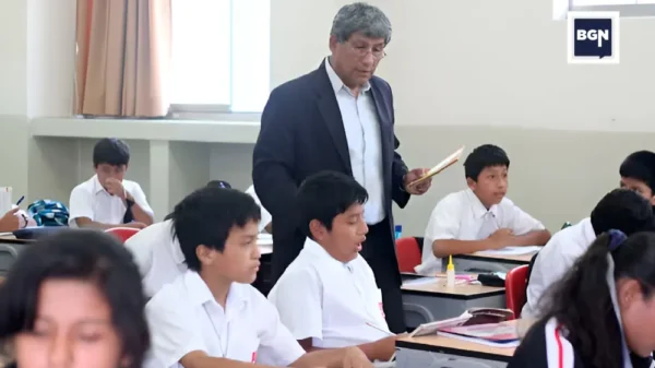 Sobreexplotación docente: la cara oculta del colapso educativo en Perú