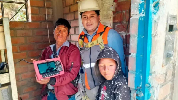 DRTC instala kits satelitales en Mayas, Conchucos, Pallasca