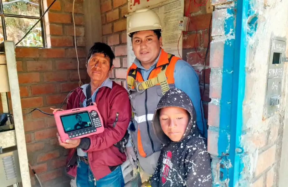 DRTC instala kits satelitales en Mayas, Conchucos, Pallasca