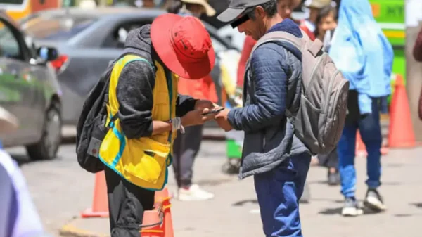 Congreso aprueba cárcel por venta ilegal de chips en vía pública