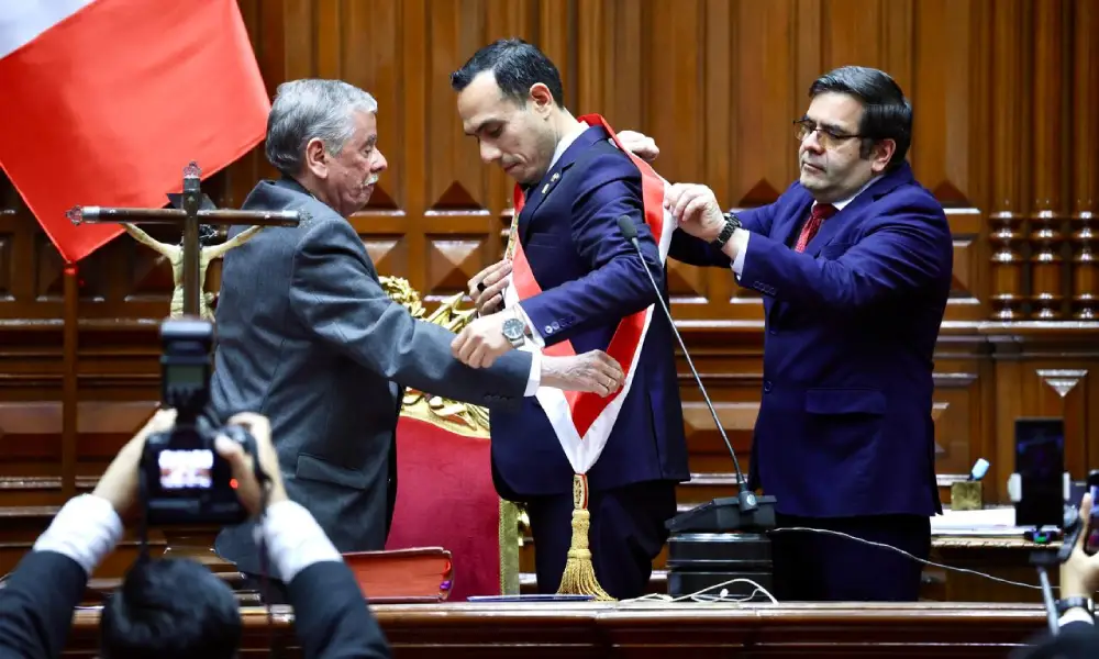 José Jerí asume la Presidencia del Perú tras la vacancia de Dina Boluarte