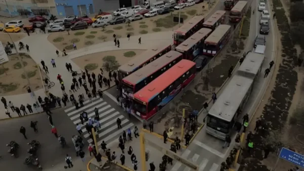 Transportistas suspenden paro tras acuerdos con el Gobierno