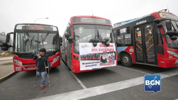 Paro de transportistas deja Lima semiparalizada y miles varados