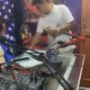 Captan a precandidato de APP entregando dinero a locutor radial en vivo