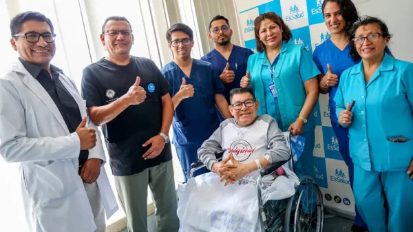 Dilbert Aguilar supera compleja operación y anuncia retorno musical