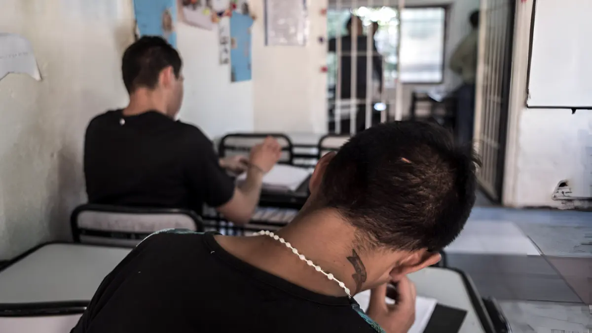 Prisión preventiva para menor que extorsionó a su tío en Santa