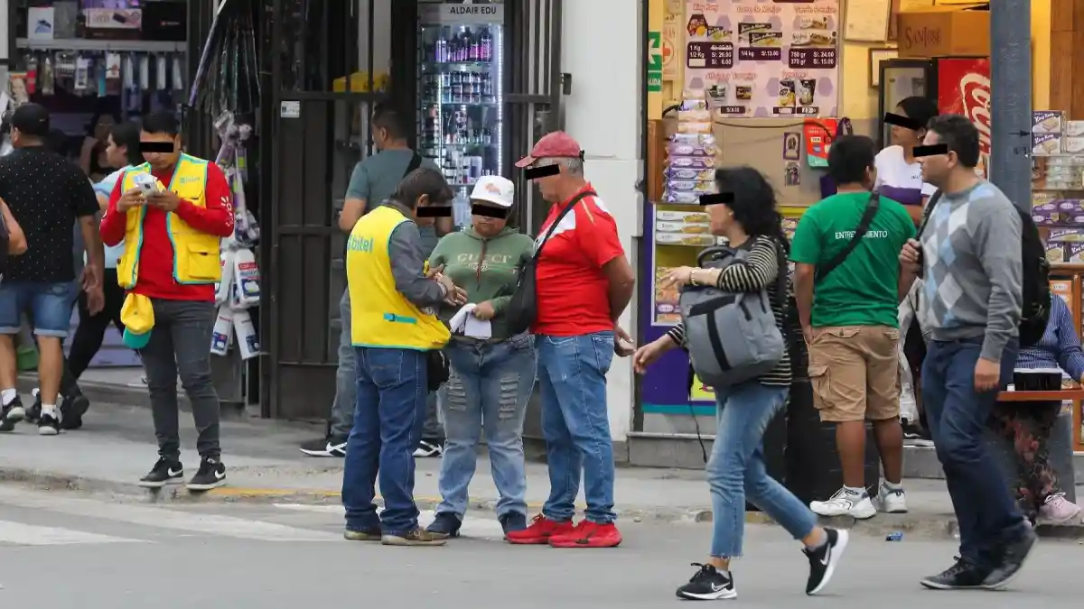 Pareja cae por venta ilegal de chips usados en extorsiones en Nuevo Chimbote