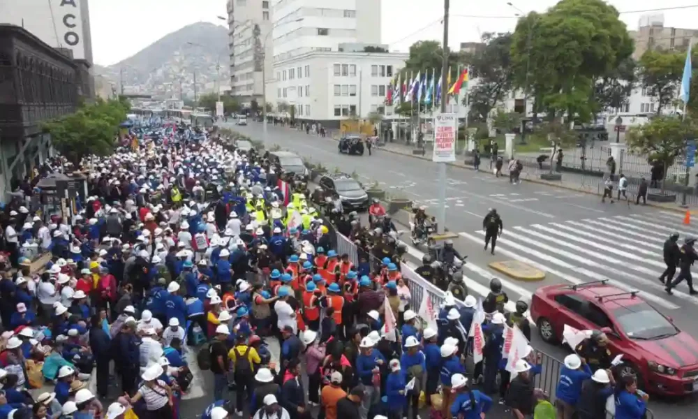 Congreso extiende el Reinfo y agrava el vacío en la política de formalización minera