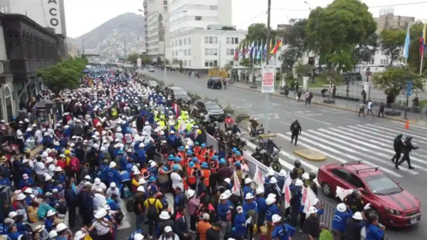 Congreso extiende el Reinfo y agrava el vacío en la política de formalización minera