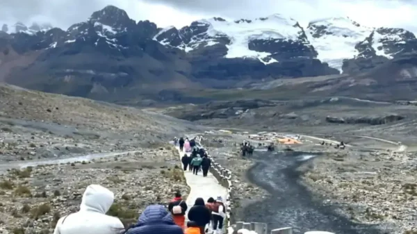 Ruta del Cambio Climático atrae a miles de visitantes al nevado Pastoruri en Áncash