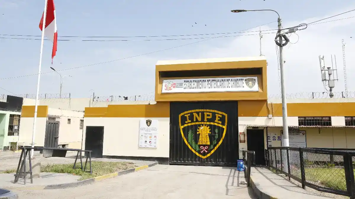 Fiscalía verifica salida de 14 adolescentes del penal de Cambio Puente en Áncash tras fallo del Tribunal Constitucional