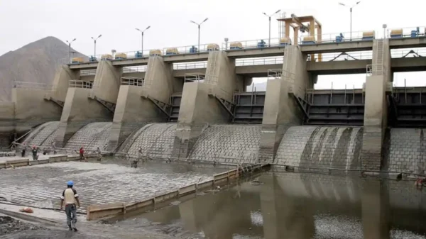 Escándalo en Chinecas por presunto favorecimiento laboral que afecta la credibilidad del proyecto