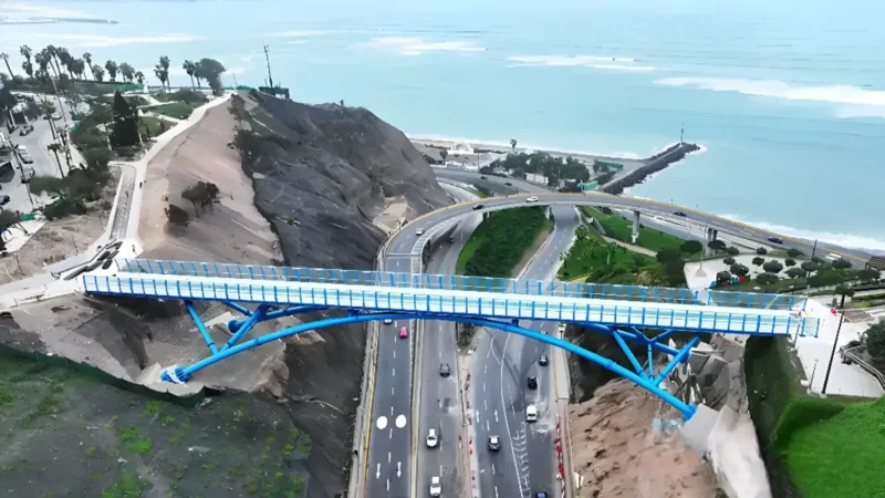 Nuevo puente turístico que une Miraflores y Barranco en Lima
