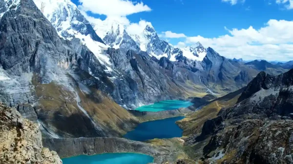 Turismo en Áncash con nevados, rutas de trekking y destinos naturales de la Cordillera Blanca