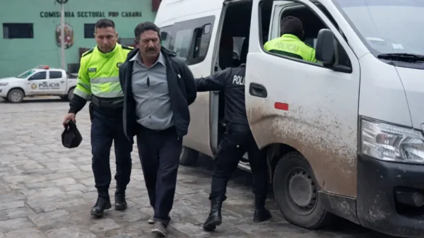 Detenido por homicidio calificado es trasladado por la PNP en Cabana, provincia de Pallasca, Áncash