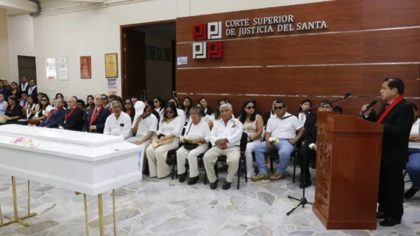 Homenaje póstumo y adiós a la jueza María Meléndez en la Corte del Santa de Chimbote