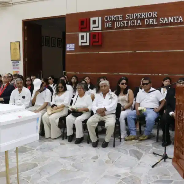 Homenaje póstumo y adiós a la jueza María Meléndez en la Corte del Santa de Chimbote