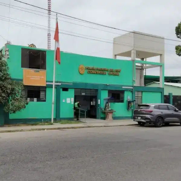 Fachada de la Comisaría de Casma, Áncash, donde se procesó el internamiento de un adolescente por hurto agravado.