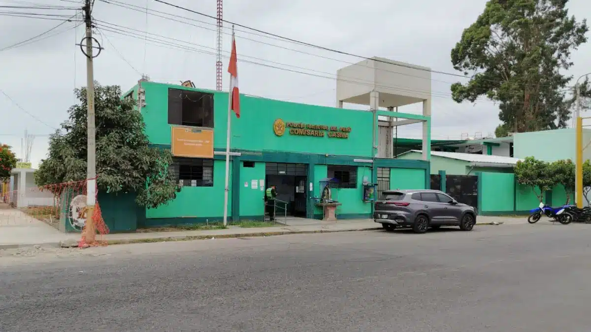 Fachada de la Comisaría de Casma, Áncash, donde se procesó el internamiento de un adolescente por hurto agravado.