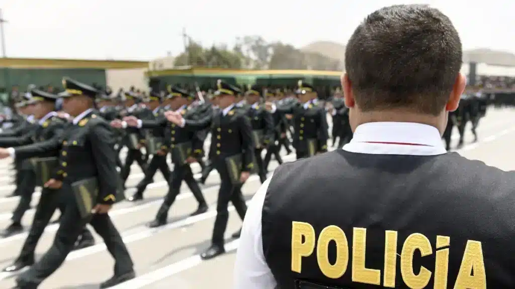 Egreso excepcional PNP de 5,655 nuevos suboficiales para reforzar la seguridad en Perú