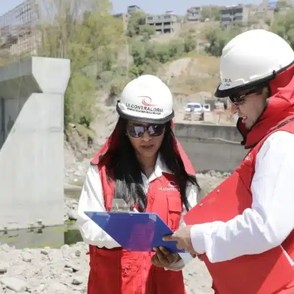 El contralor César Aguilar lidera el operativo de la Contraloría en Áncash para detectar fallas millonarias en obras públicas.