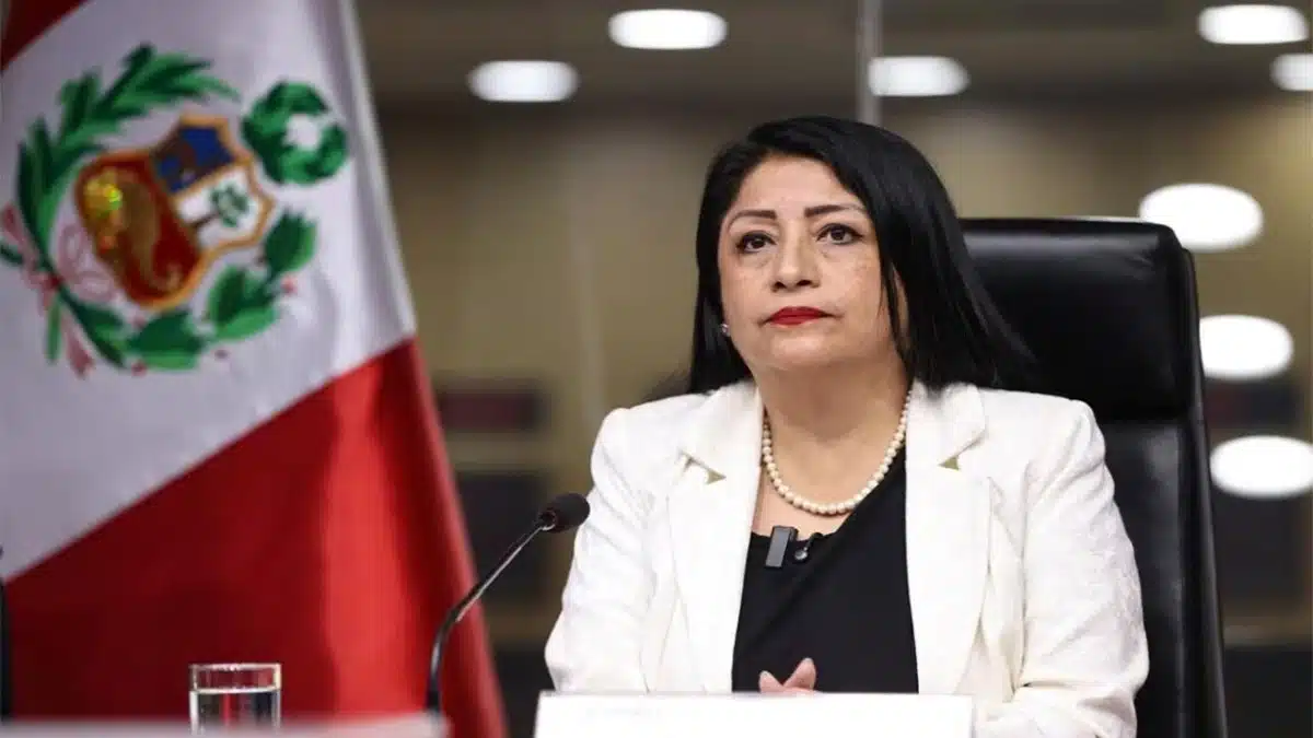 Denisse Miralles presenta su renuncia a la Presidencia del Consejo de Ministros ante José María Balcázar