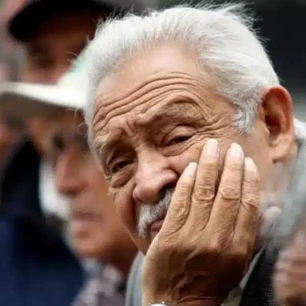 Aumentan la pensión docentes jubilados en Perú tras ley aprobada por el Congreso