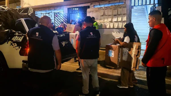 Material electoral para Pallasca trasladado a zonas alejadas bajo resguardo policial para elecciones