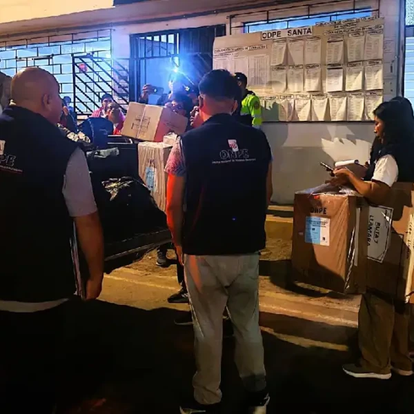 Material electoral para Pallasca trasladado a zonas alejadas bajo resguardo policial para elecciones
