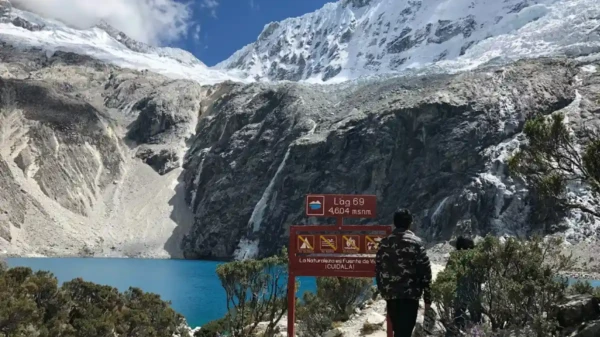 Mejoran Laguna 69 Áncash con mirador y estacionamientos para turistas en Yungay