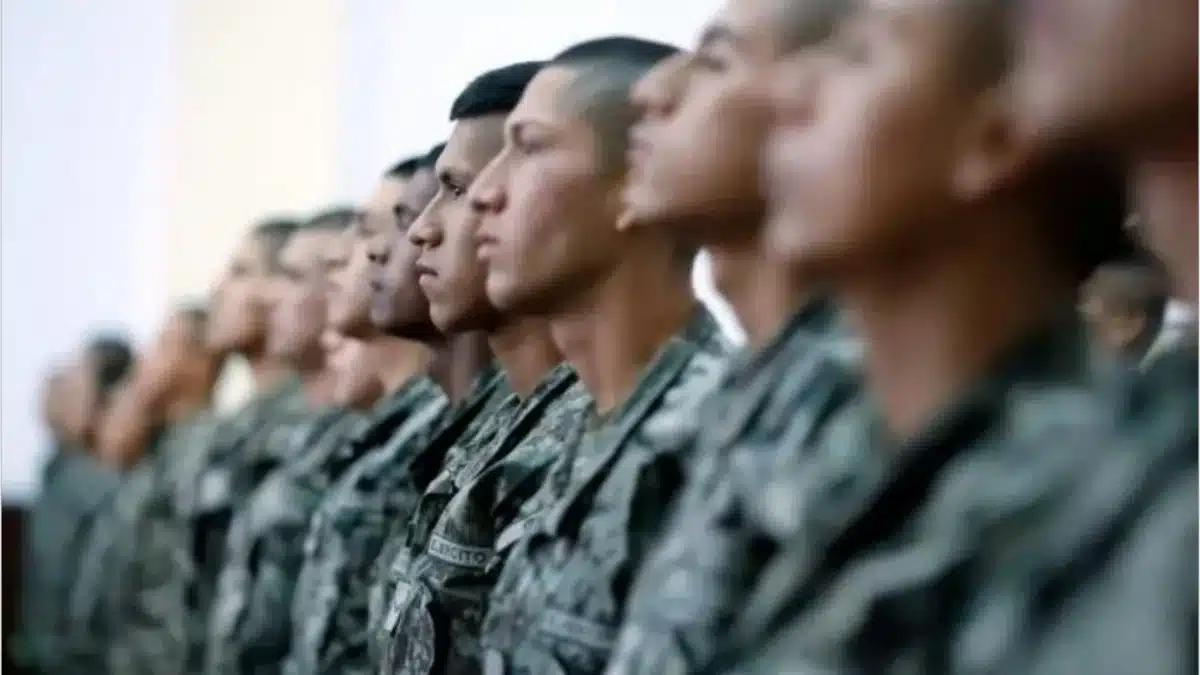 Congreso de Perú aprueba aumento de asignación militar para conscriptos tras 13 años