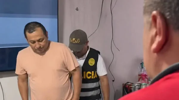 Policías capturan en Nuevo Chimbote a Guillermo Rudy Robles Falla, condenado por falsas promesas de vivienda.