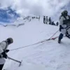 Comandos del Ejército del Perú realizan entrenamiento de alta montaña en el nevado Vallunaraju, Áncash