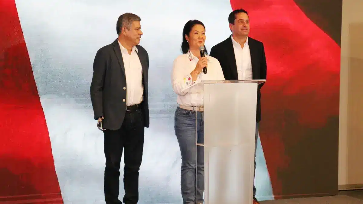 Keiko Fujimori junto a sus candidatos a la vicepresidencia pide prudencia y exhorta a sus personeros a cuidar cada voto en la segunda vuelta electoral 2026