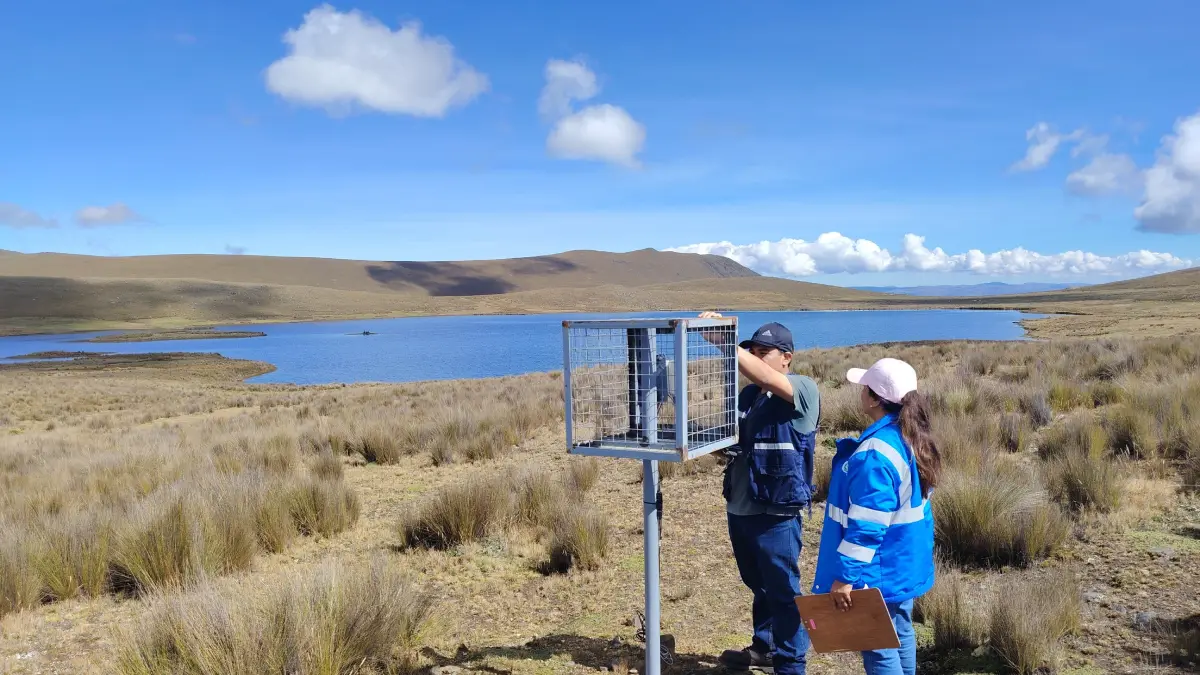 Especialistas verifican acciones de conservación de fuentes de agua en Pallasca como parte de los Merese hídricos en Áncash.