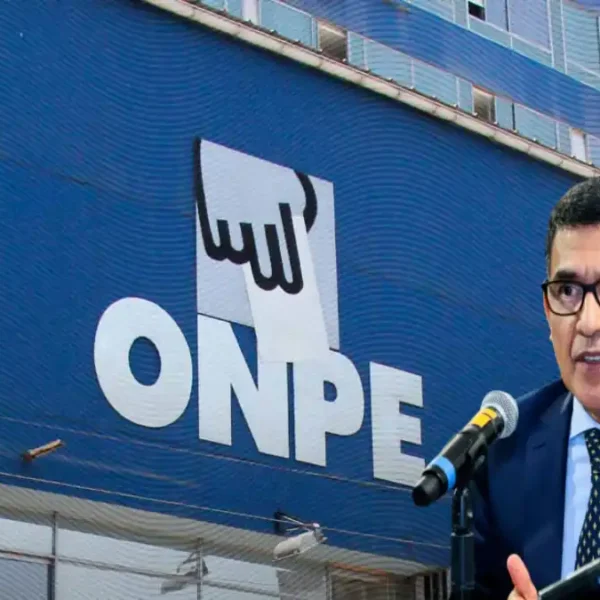 Secretario general de la ONPE renuncia tras denunciar manipulación de equipos informáticos durante la organización electoral.