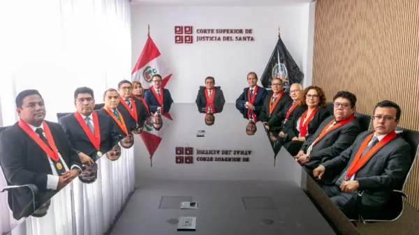 Samuel Sánchez Melgarejo tras ser elegido presidente de la Corte Superior de Justicia del Santa en Chimbote.