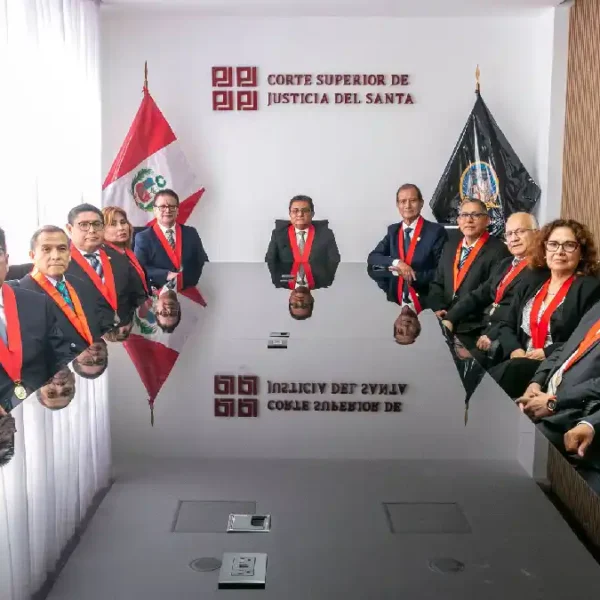 Samuel Sánchez Melgarejo tras ser elegido presidente de la Corte Superior de Justicia del Santa en Chimbote.