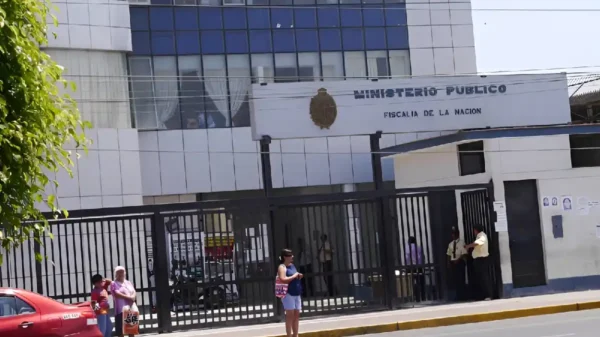 Fachada de la Corte Superior de Justicia del Santa en Chimbote, donde se lleva a cabo el juicio que tiene a tres fiscales de Santa procesados por presunta apropiación de depósitos judiciales.