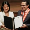 Keiko Fujimori recibe credenciales de presidenta del Perú por parte del JNE en el Gran Teatro Nacional.