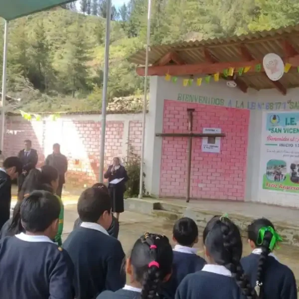 Fachada de la Institución Educativa N.° 88171 San Vicente de Ferrer, en Pallasca, donde un docente fue denunciado por presunto acoso sexual.