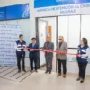 Fachada y atención en la nueva oficina de Migraciones en Huaraz ubicada en el Centro Cultural Municipal.