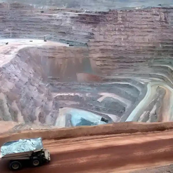 Operación minera de Quellaveco en Moquegua, clave para la producción de cobre en Perú.